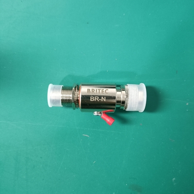 IP20 10 KA N Tipo Protezione da sovratensioni compatta con guscio in acciaio e peso di 127 g